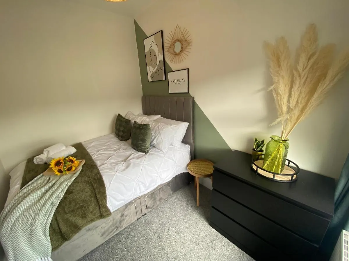 Blackpool Abode - Vance Road Star House Апартаменты