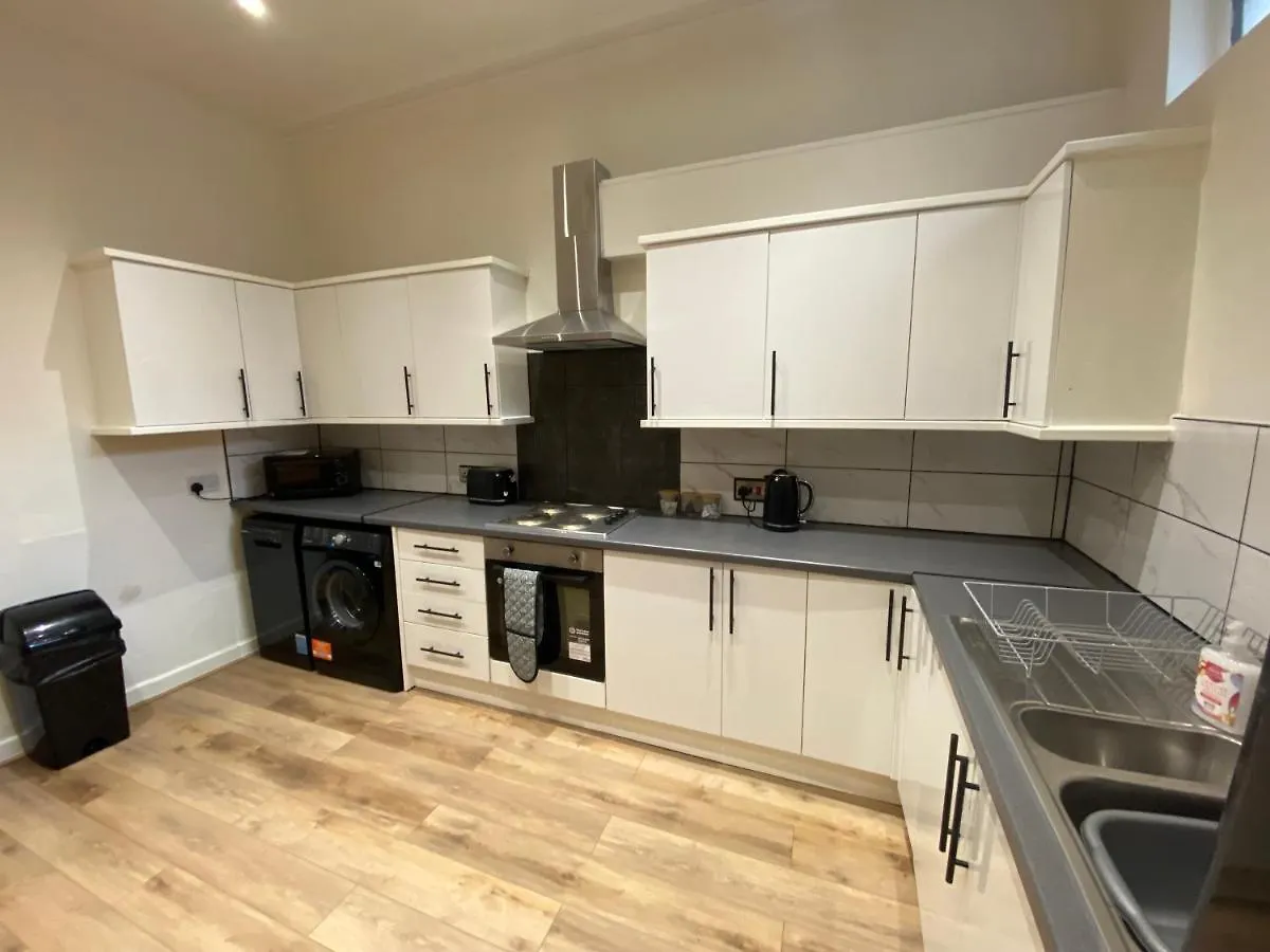 Blackpool Abode - Vance Road Star House Apartment