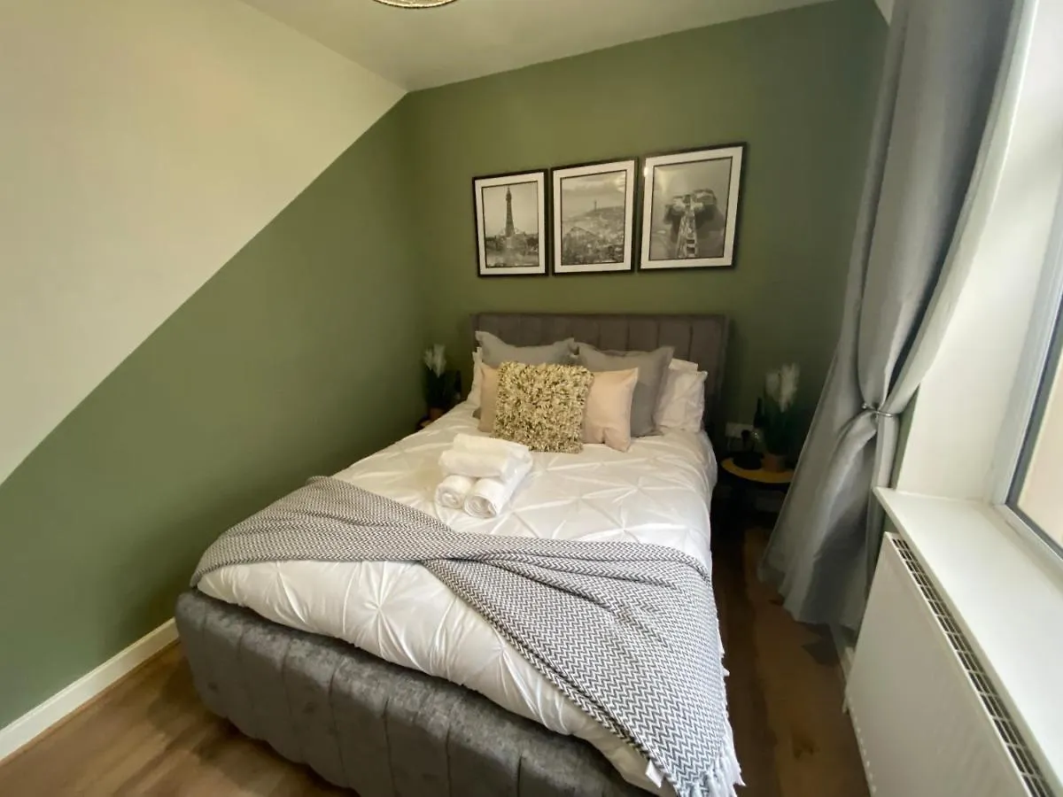 Blackpool Abode - Vance Road Star House 0*,