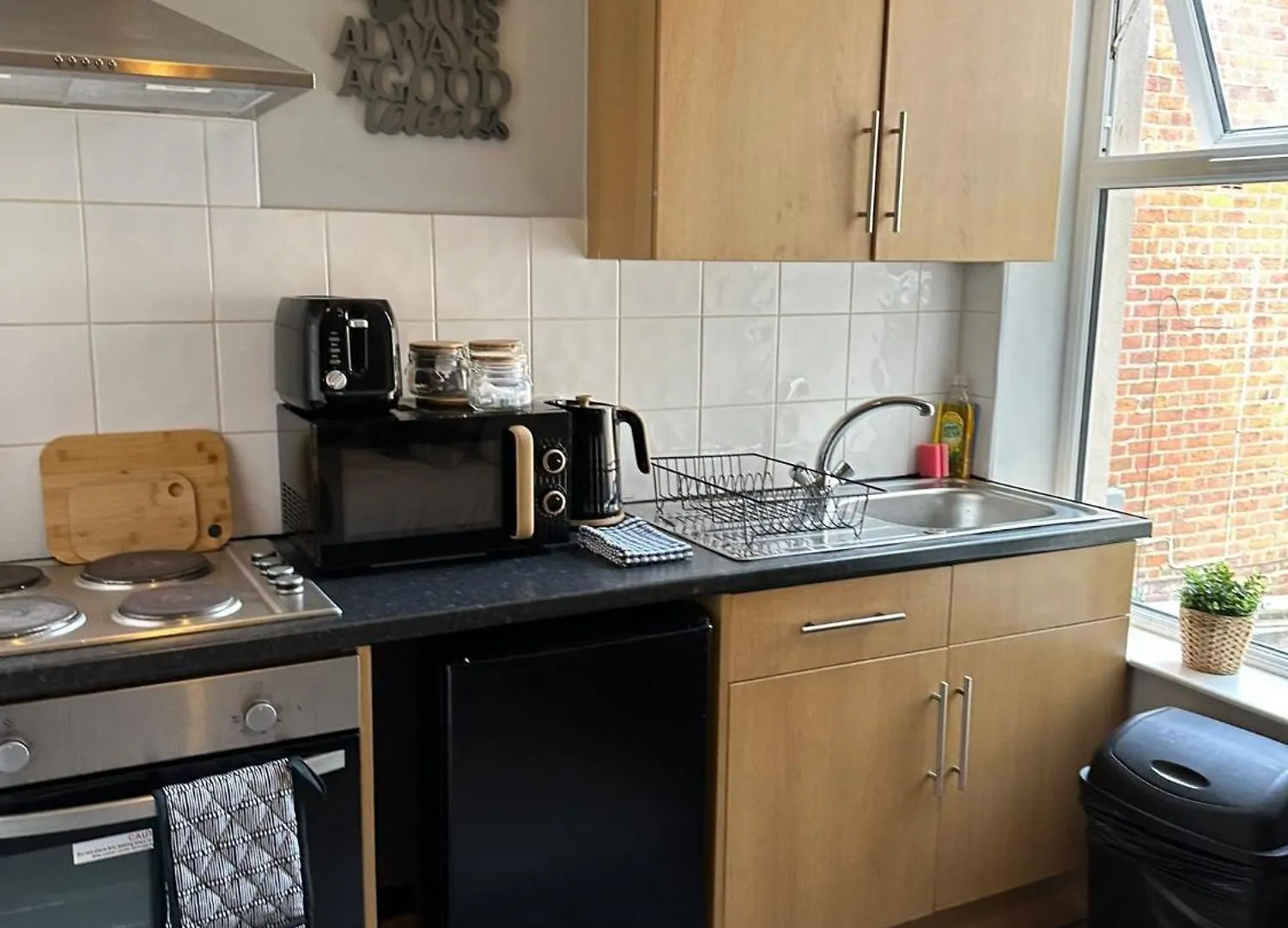 Blackpool Abode - Vance Road Star House Apartment